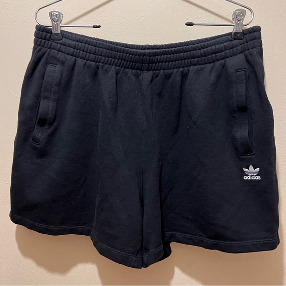 XL Shorts Adidas Essentials French Terry Shorts - Picture 2 of 9